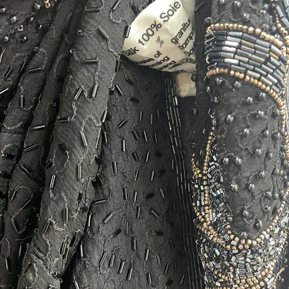 Too small and zipper broken - Picture 13 of 13